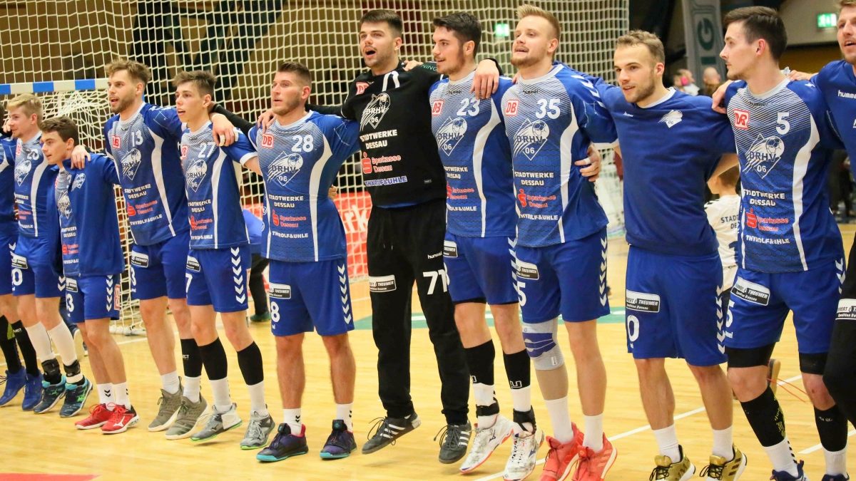 Team zeigt Zusammenhalt nach dem Spiel