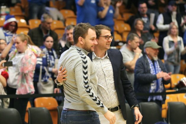 manager-kapitän Manager Sebastian Glock mit Kapitän Tomas Pavlicek
