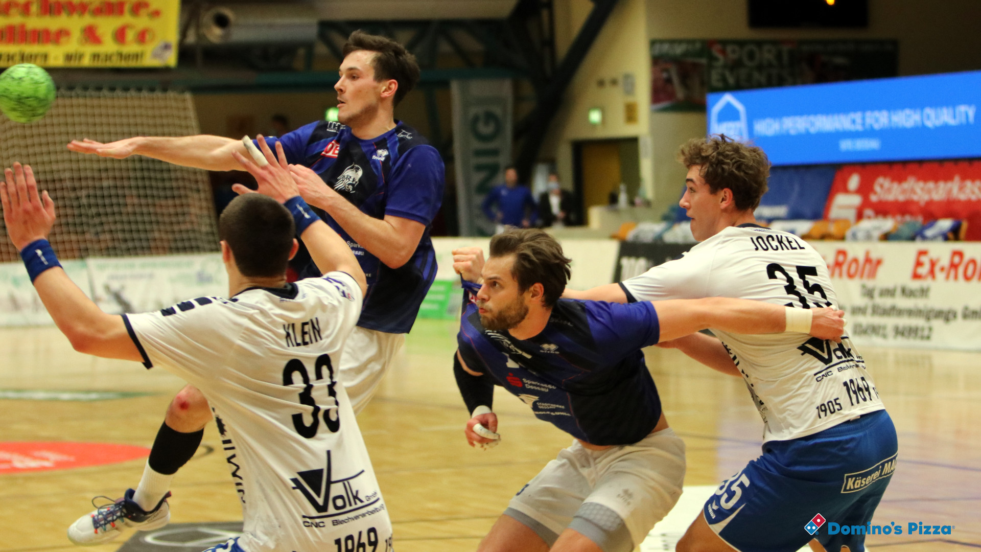 Timo Löser und Tim Bielzer im Spiel gegen den TV 05/07 Hüttenberg