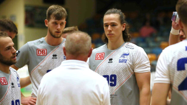 absage-großwallstadt-1021 DRHV-Trainer Uwe Jungandreas im Gespräch mit Yannick Danneberg und Tillman Leu Saison 2021-22