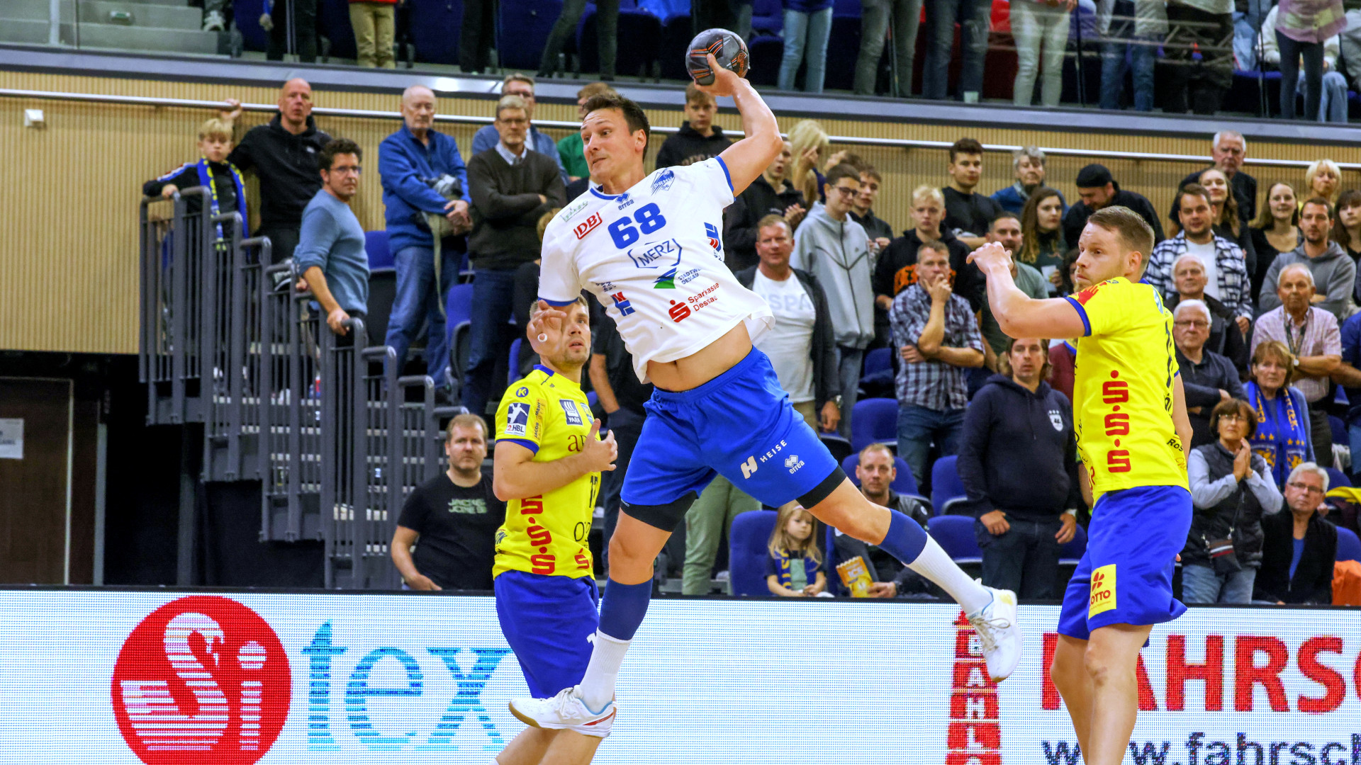 Max Emanuel im Spiel gegen den HC Empor Rostock Saison 2022/23