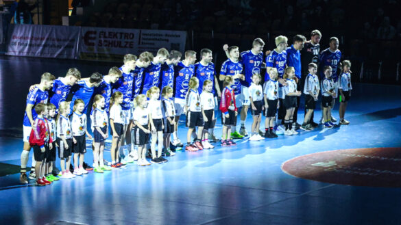 einlaufkinder-0224 DRHV-Team mit Einlaufkindern Saison 2023/24