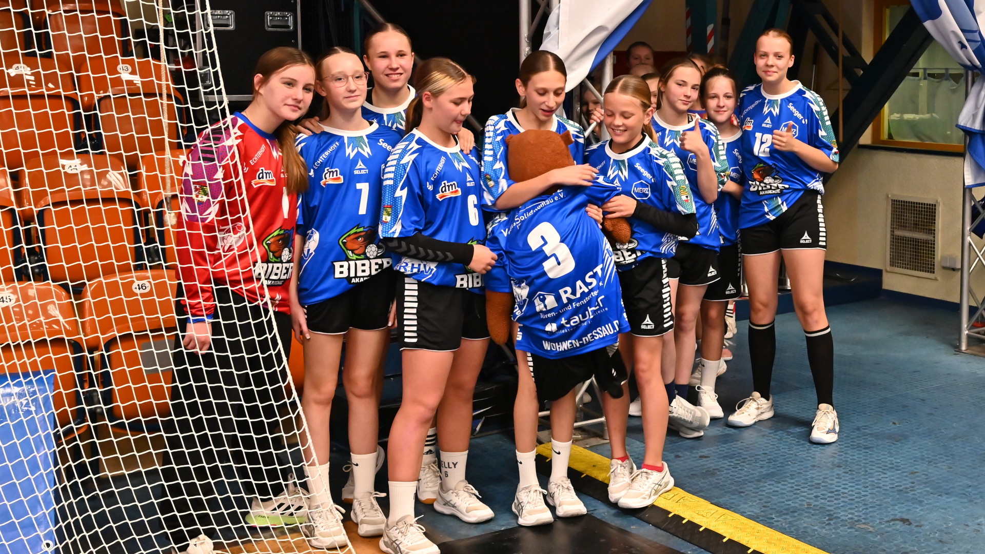 trikotübergabe_ba_drhv_1125 Trikotübergabe durch die Biber-Akademie für die Saison 2025/26
