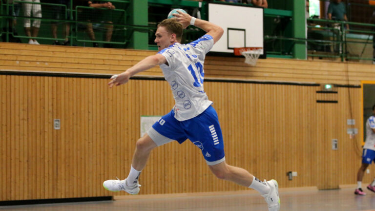 Tim Grüner im Testspiel gegen den ThSV Eisenach Juli 2026